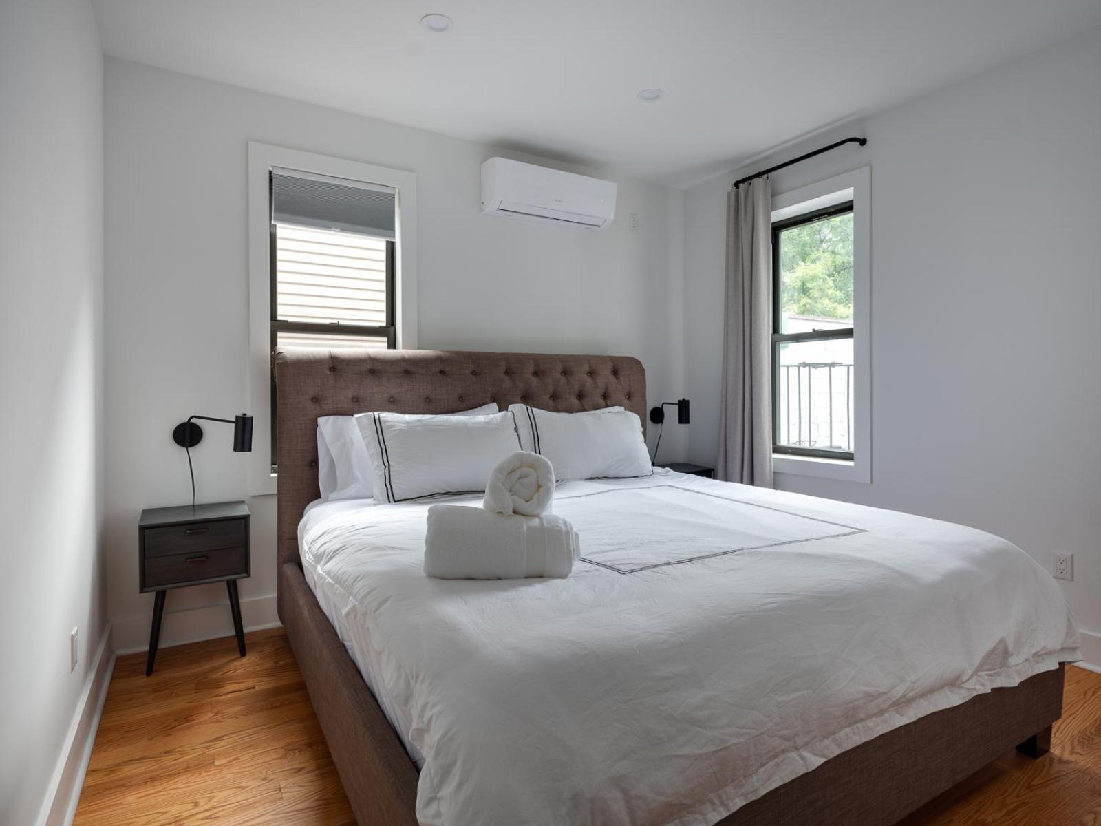 Three Bedroom Brooklynite Suite! Нью-Йорк Экстерьер фото