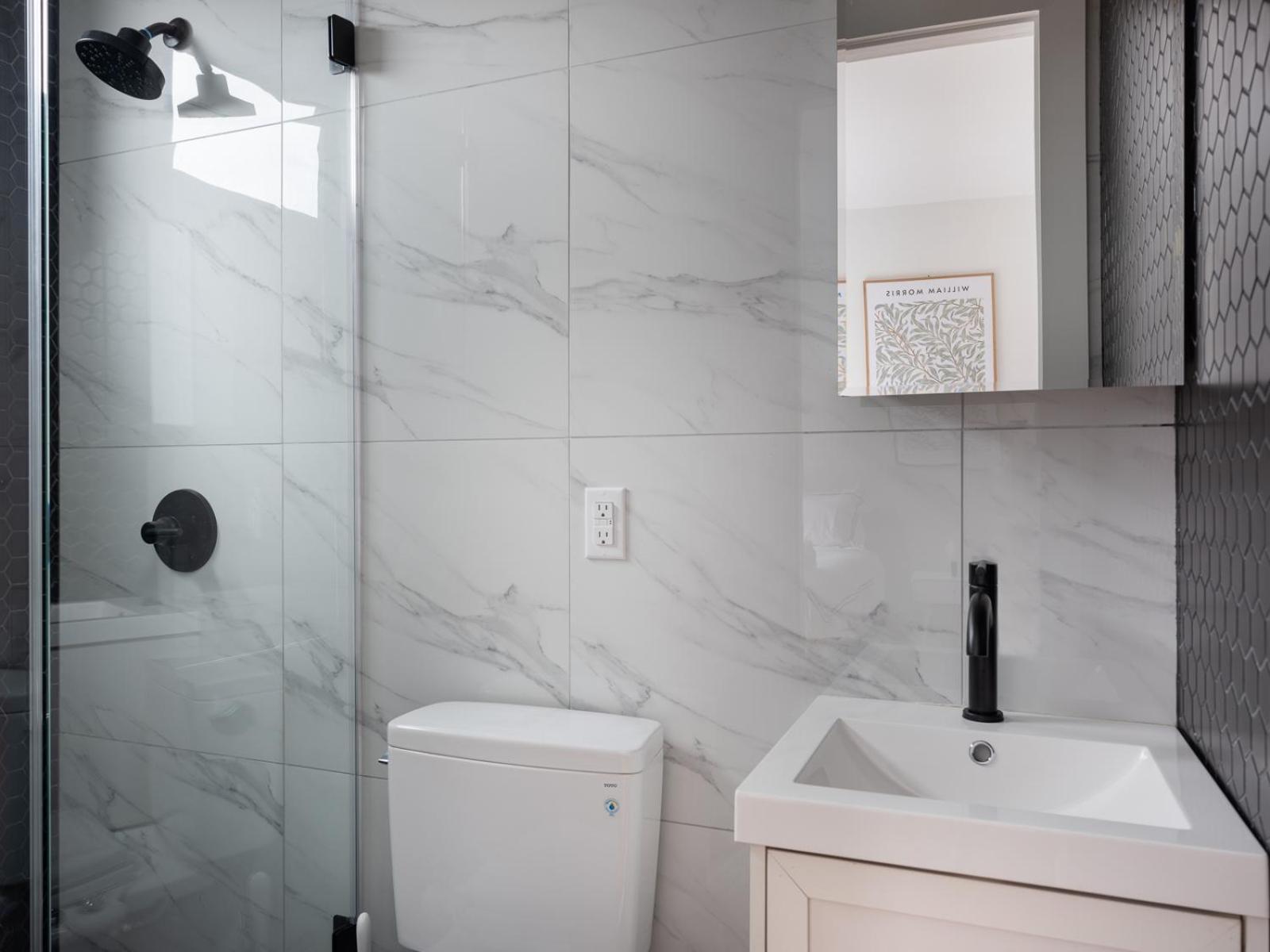 Three Bedroom Brooklynite Suite! Нью-Йорк Экстерьер фото