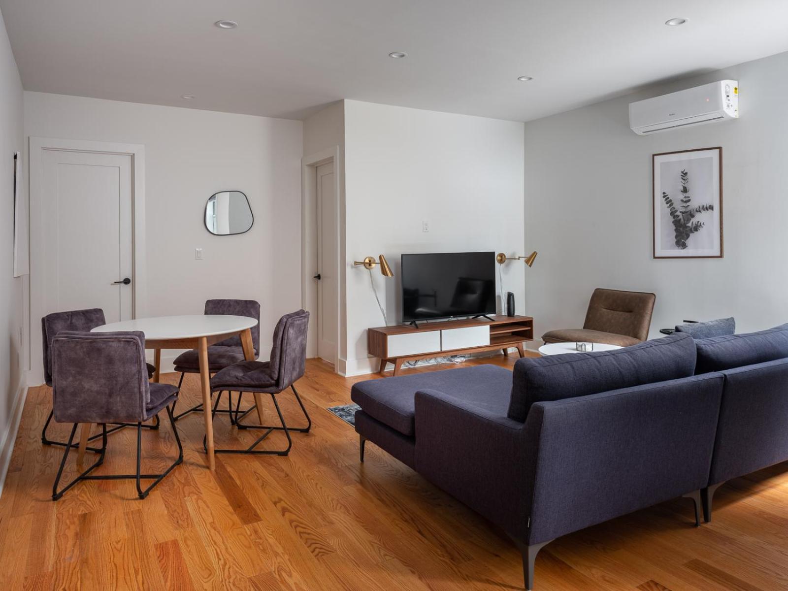 Three Bedroom Brooklynite Suite! Нью-Йорк Экстерьер фото